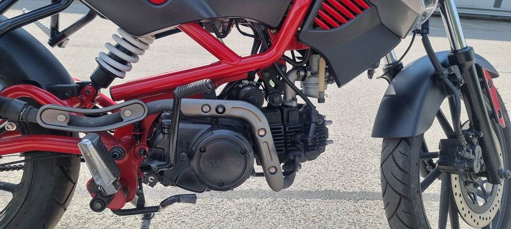 Vând moto kymco 125