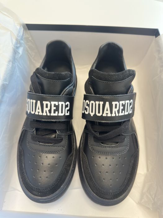 DSQUARED2 обувки 35