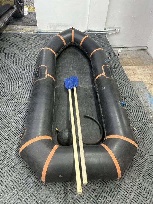 Продам лодку 2-х местную