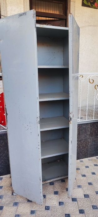 Железноный шкаф бу
Высота 1,80
Ширина 80
Глубина 40