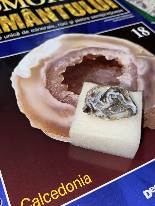 Colecția Comorile Pământului reviste + pietre