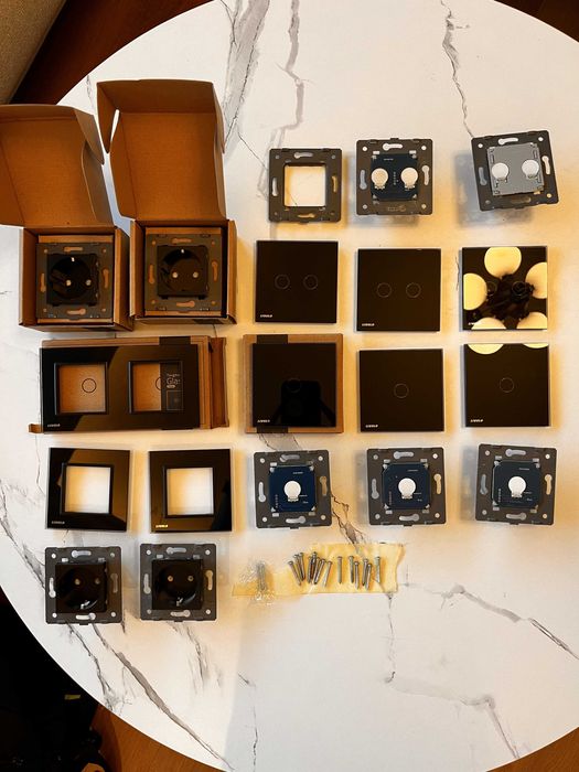 Lot intrerupatoare tactile (touch) si prize Livolo, sticla securizata