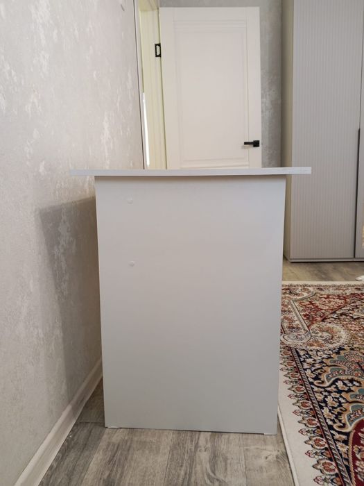 Продам стол.   .