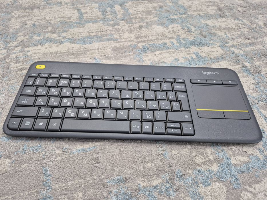 Logitech k400+ в идеальном состоянии