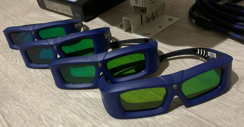 Комплект 3D кинотеатра с фильмами и очками