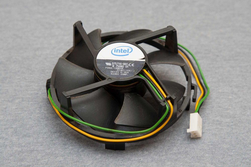 Cooler socket 775