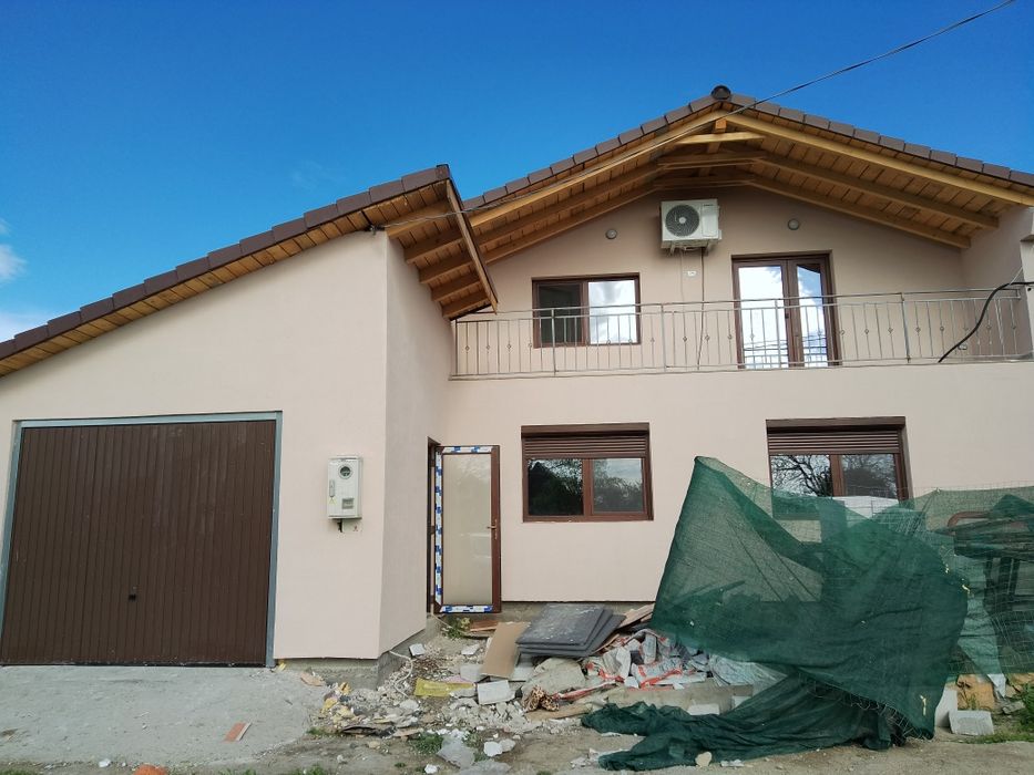 Lucrări, case la roșu, case la cheie, pavaje, reparatii totul în domeniul construcțiilor.
