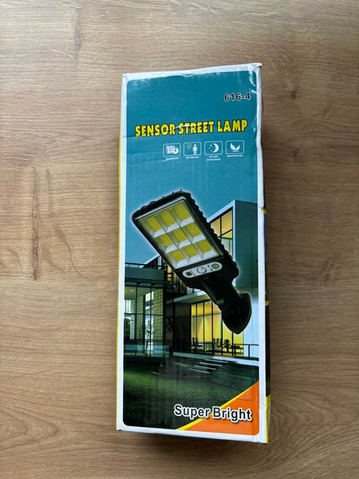 Lampă solară stradală LED cu senzor de mișcare – Super Bright,