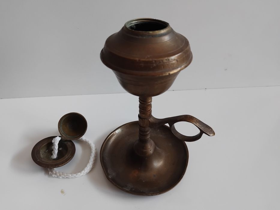 Маслена лампа тип свещник