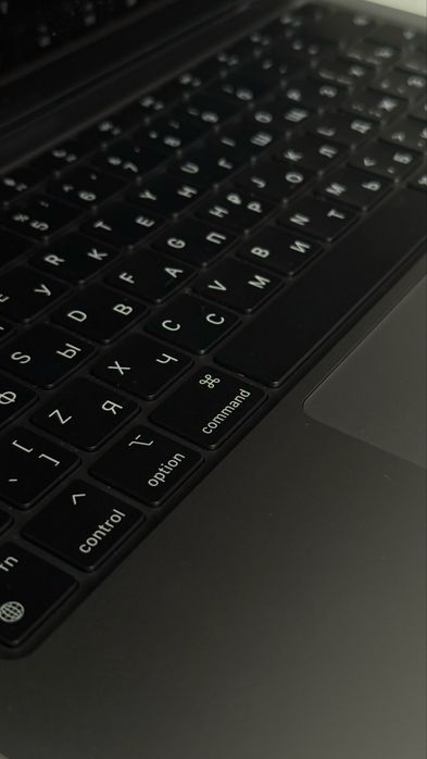 MacBook Air 13″  М1, 16 GB RAM / 256 GB SSD