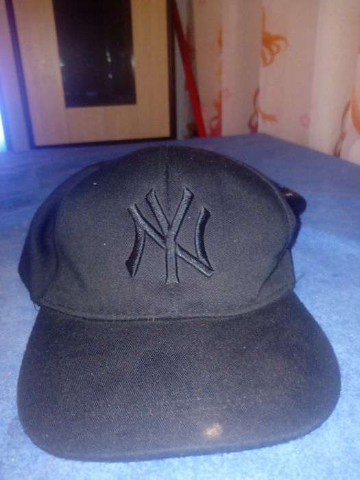 Vând sapca new era negru