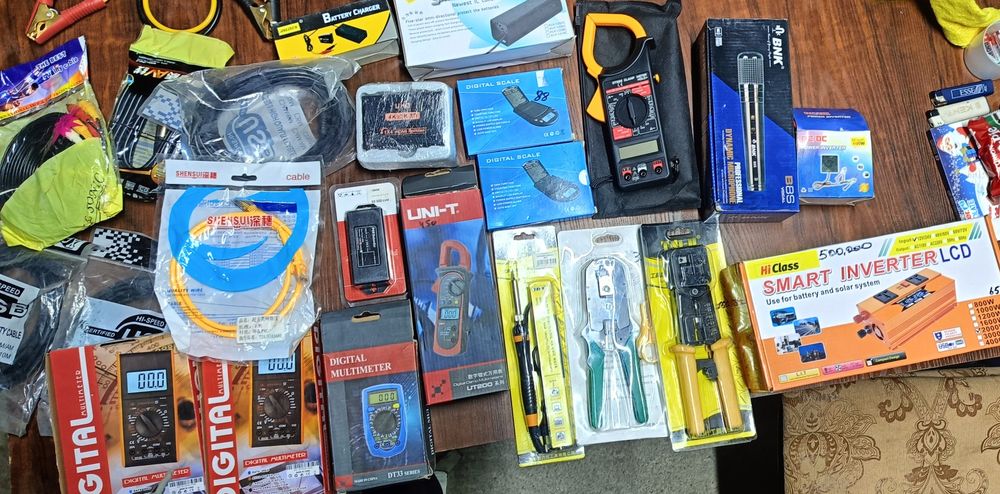 Продам тестеры усилители шнуры зарядчики паяльник и для интернета зажи