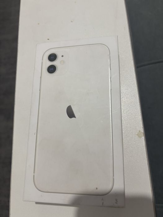 Продам 11 айфон 128гб