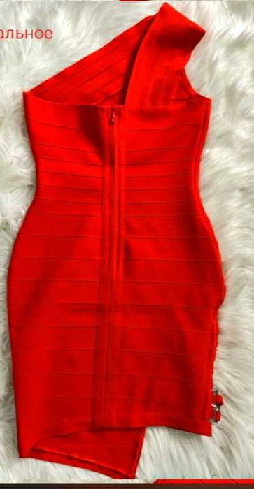 Шикарное женское платье