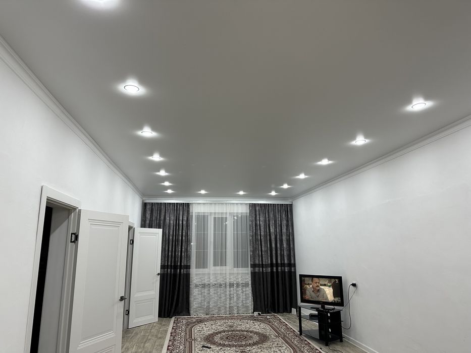 Натежной потолог