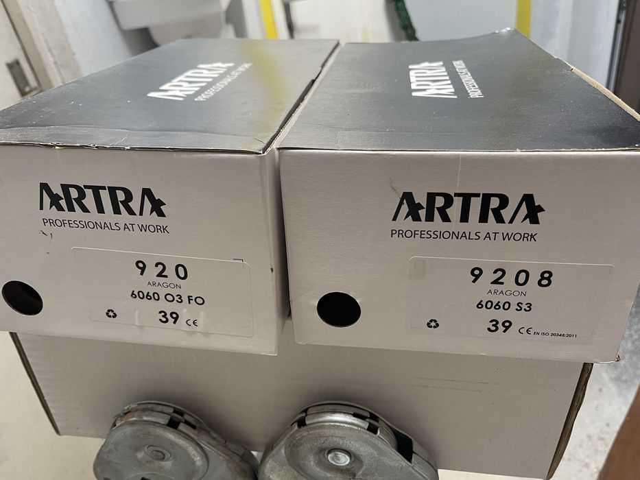 Предпазни обувки, различни размери, НОВИ!