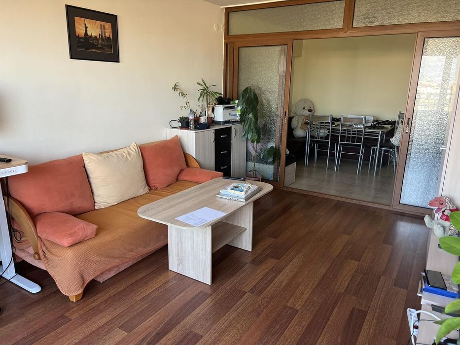 Дава се под наем Двустаен апартамент в София, Център - 63 кв.м за 613 € - Снимка #1