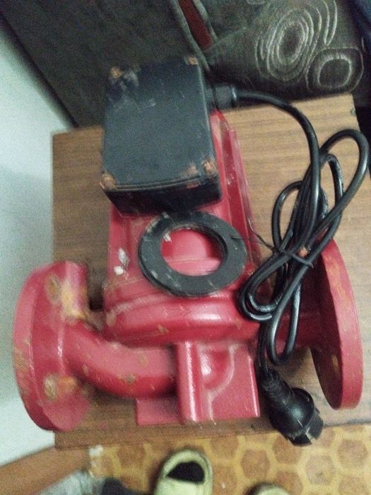 Водяной насос циркуляционный