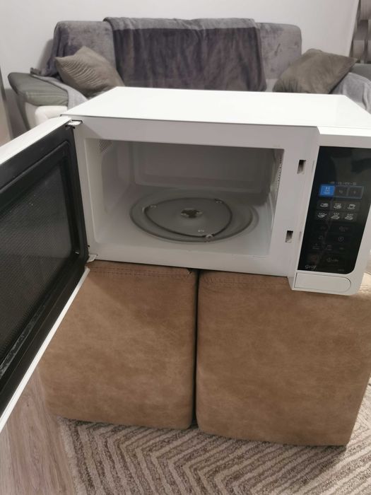 Cuptor cu microunde Samsung digital  în stare bună de functionare