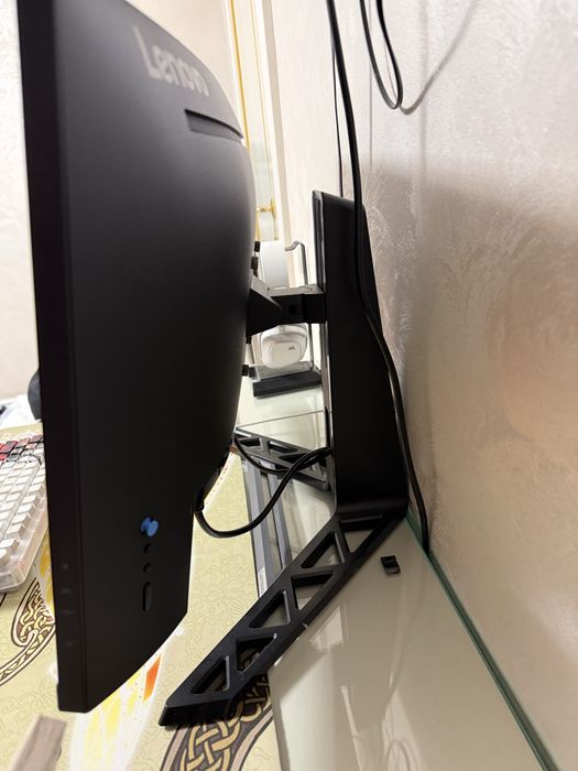 Monitor gaming Lenovo Legion curbat 280hz