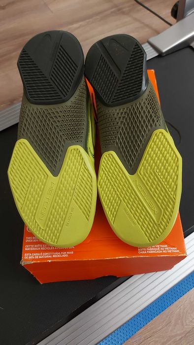 Маратонки NIKE чисто нови