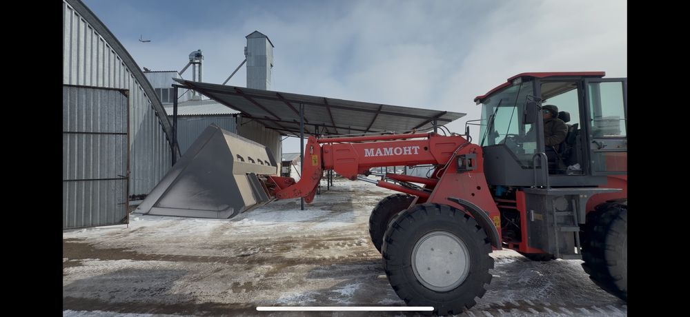 Продам телескопический погрузчик