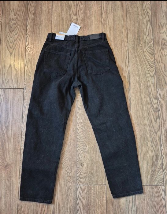 Blugi Mom Fit Negri Pull&Bear cu rupturi