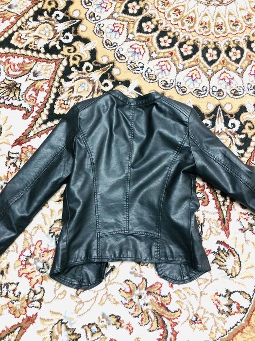 Кожанка сотилади!