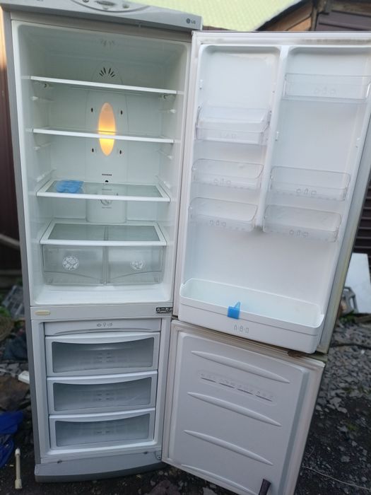 Продам холодильник