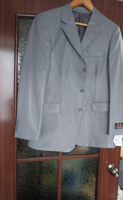 Продам мужской костюм