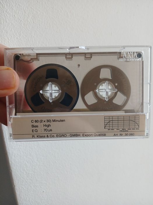 Aceasta este o casetă audio Tokaido Super Chrom, un obiect de colecție