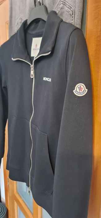 Vând hanorac MONCLER