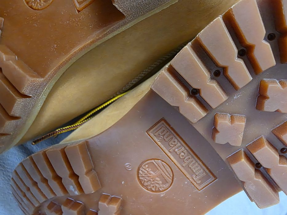 Продам новые ботинки Timberland