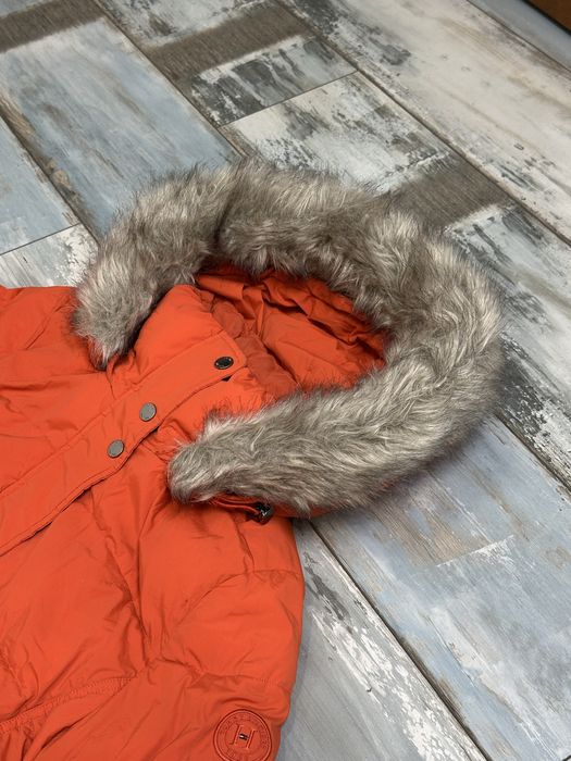 Дамско зимно яке Tommy Hilfiger — размер М, отлично състояние