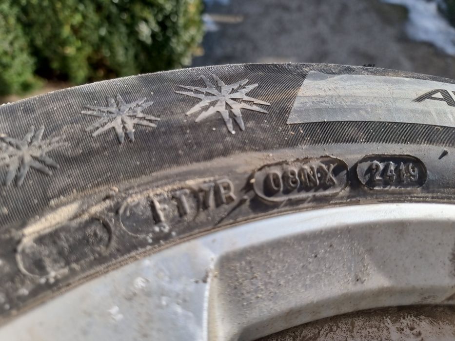 Jante aliaj cu anvelope de iarnă 205 60 16 (Michelin Alpin 5)