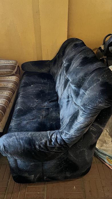 Продам диван, тор имеется