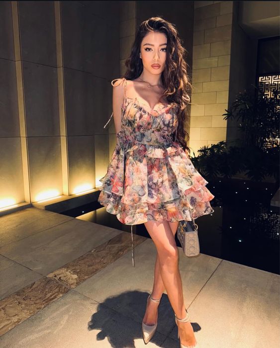 Луксозната рокля от reina.store