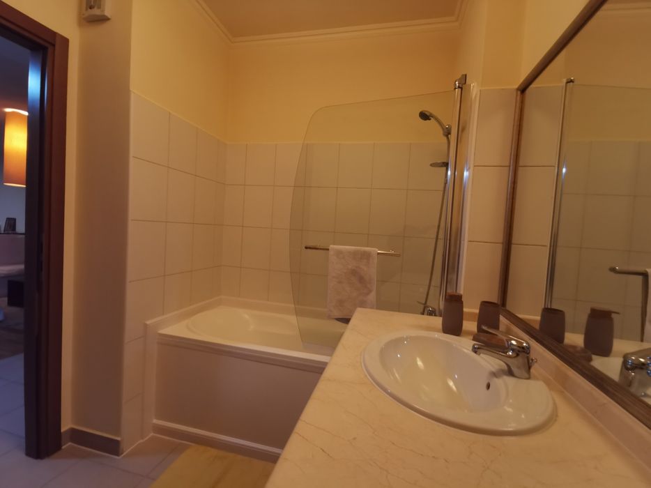 Apartament 2 camere  zona Parcul Carol