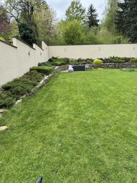 Резитба на овощни дръвчета и професионално озеленяване