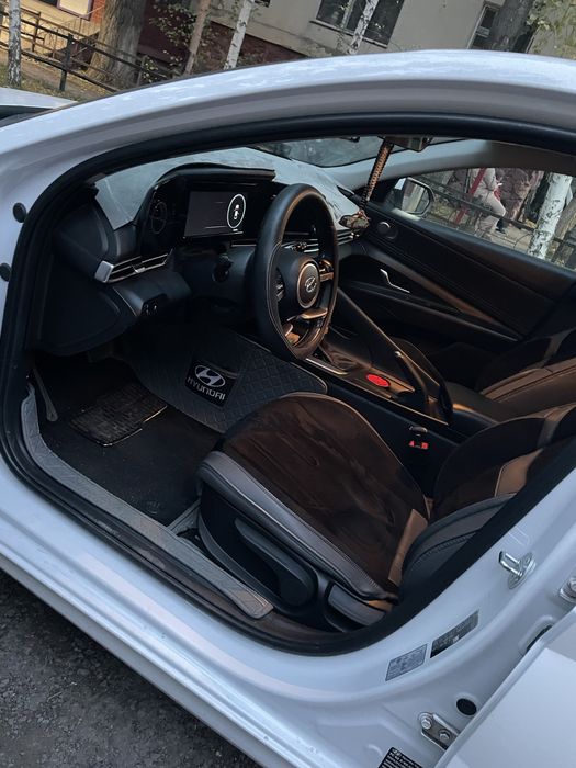 Продается комплект чехлов и поликов Элантра Elantra 7