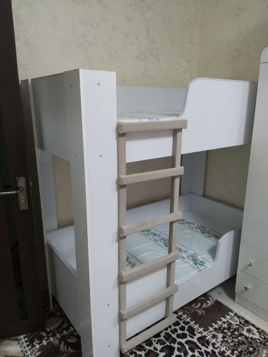 Продам 2 этажную кровать