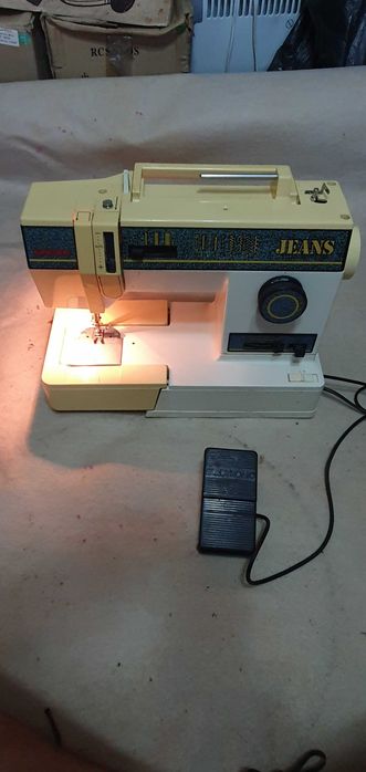 Singer 6231 JEANS | Mașină de cusut electrică | Funcțională | Made in Taiwan