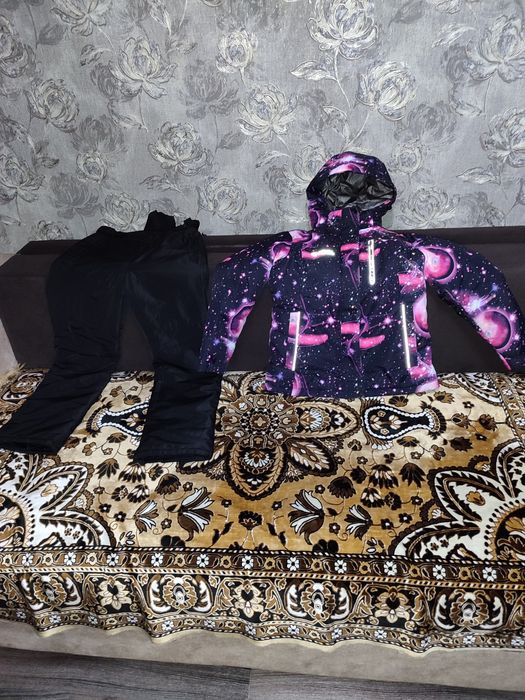 Продам лыжный костюм на девочку