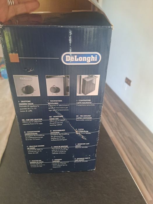 Aparat de măcinat cafea Delonghi