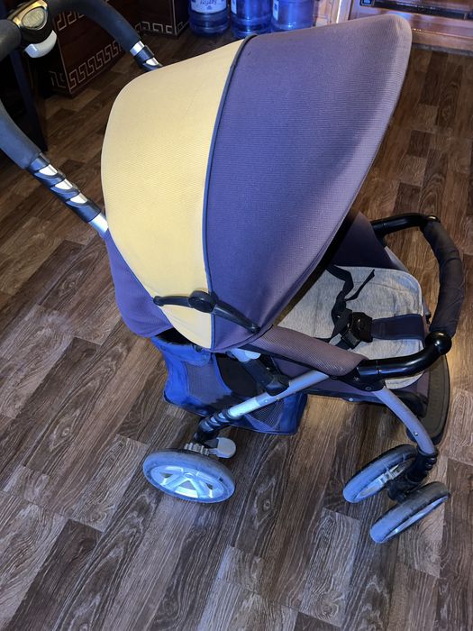 Коляска в очень хорошем состоянии почти новая