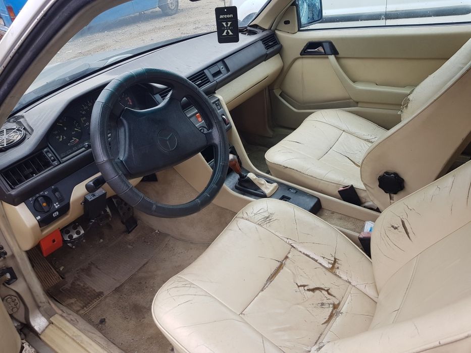 Mercedes 124 Coupe 2.3 На Части !!!