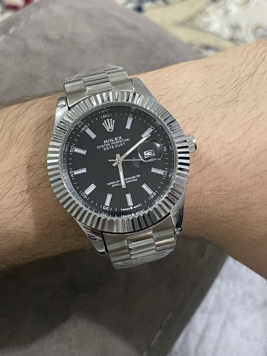 Продам часы новые