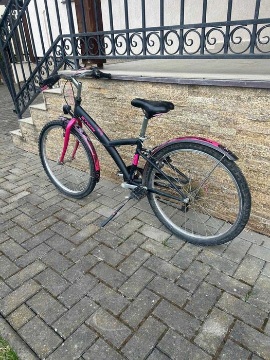 Vând bicicleta de fete BTwin cu roti de 24