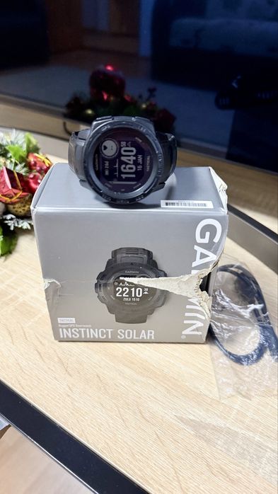 GARMIN Instinct Solar