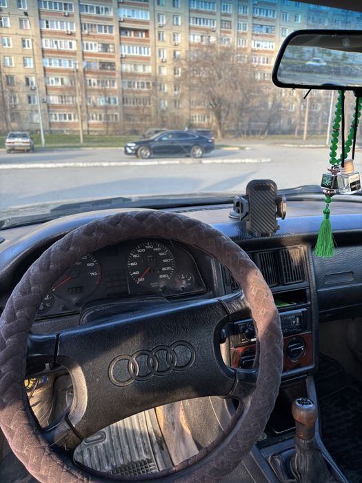 Продам машину Audi 80